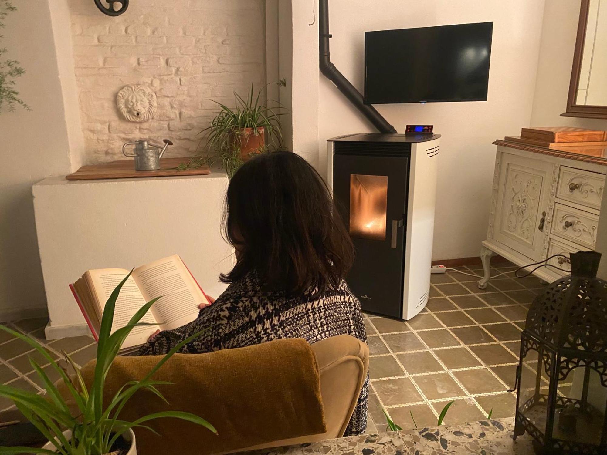 Casa Leon Blanco Carmona Reformada Centrica Con Chimenea Y Terraza Con Vistas Villa Exterior foto